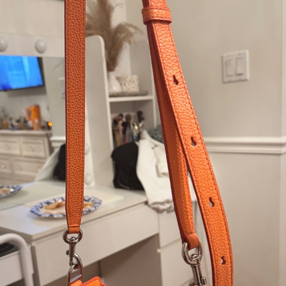 Marc Jacobs Vibrant Orange Shoulder Bag - Picture 5 of 6
